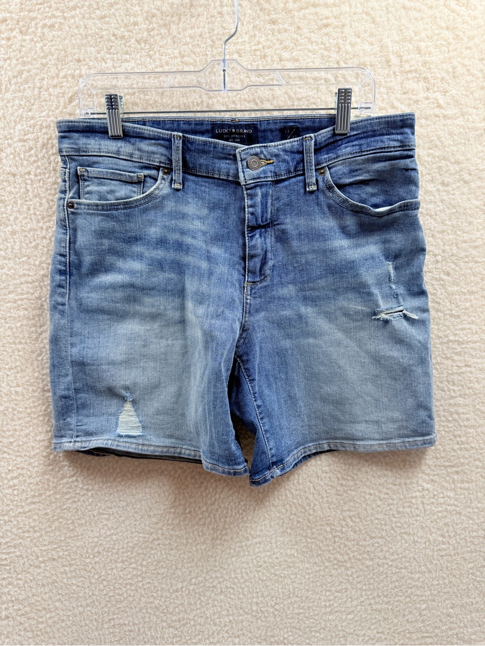Lucky Brand Women's The roll up Distressed  Denim short NWT Size 31